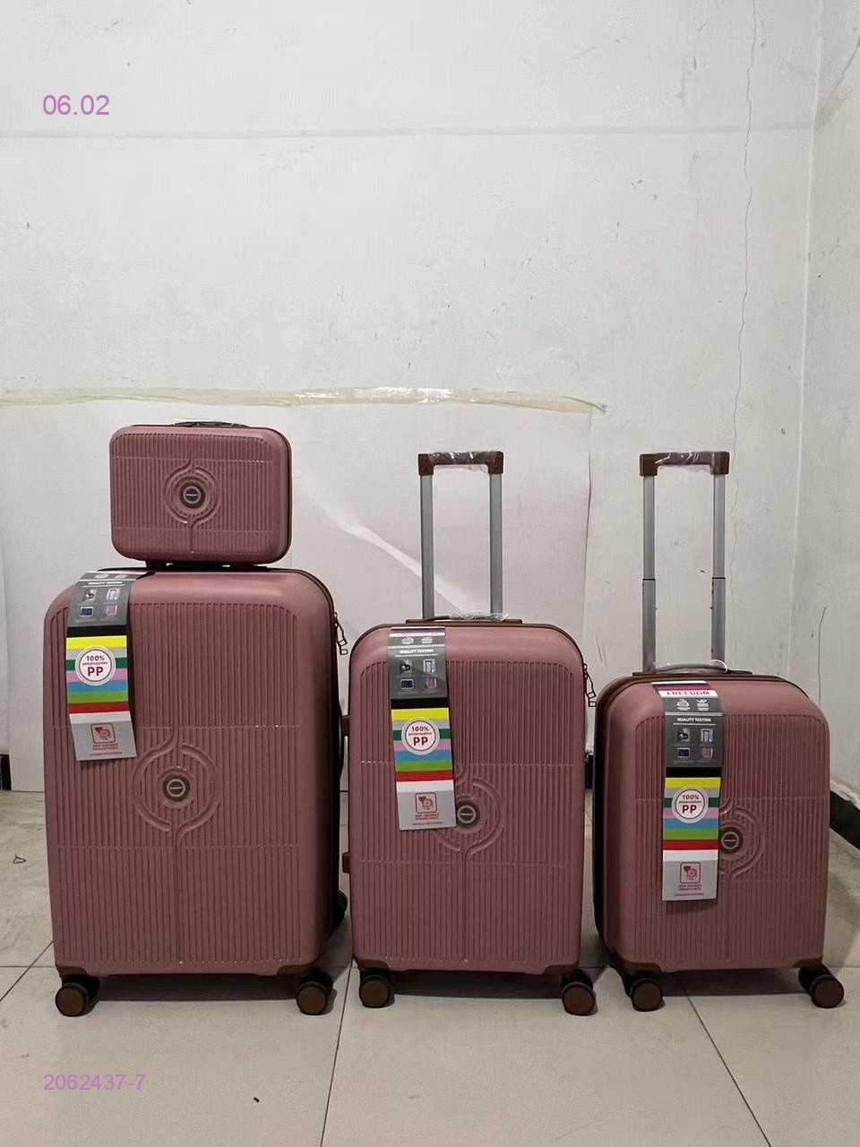 Чемодан 2062437-7