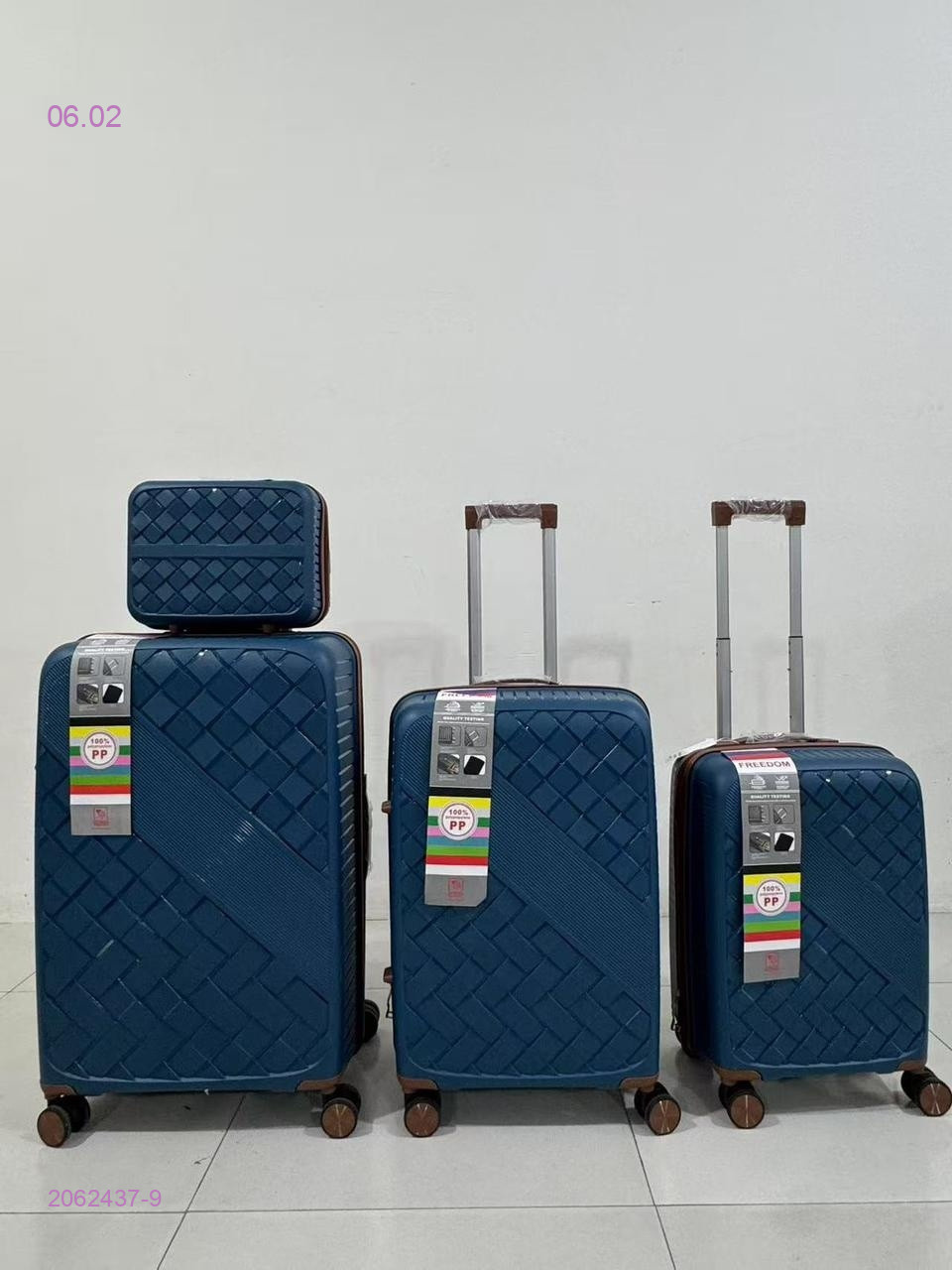 Чемодан 2062437-9