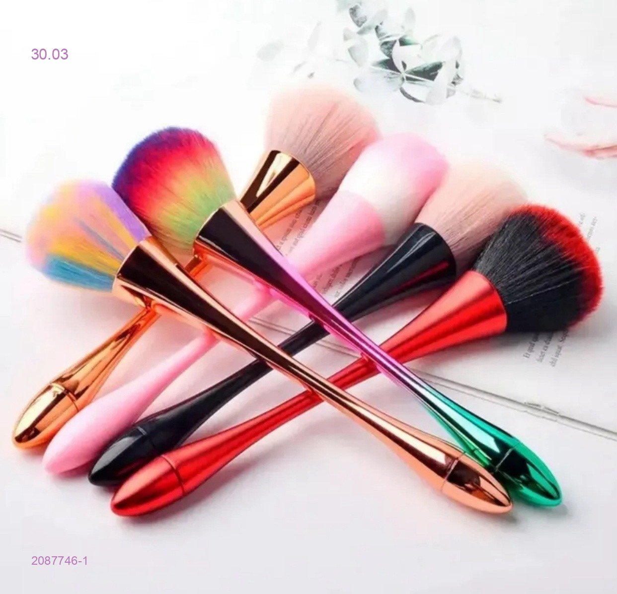 Кисть для макияжа 2087746-1